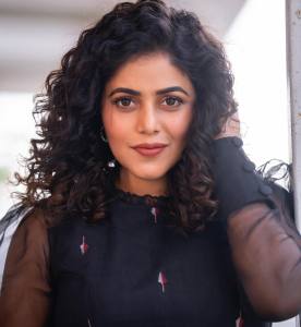shamna-kasim-black-short-dress-photos-008