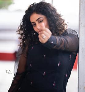 shamna-kasim-black-short-dress-photos-009