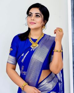 shamna-kasim-in-beautiful-pattu-saree-photos