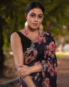 shamna-kasim-in-blue-colour-saree-photos-005