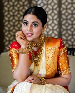 shamna-kasim-in-bridal-look-photos-003