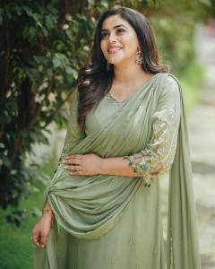 shamna-kasim-in-green-churidar-004