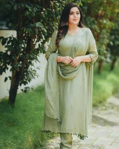 shamna-kasim-in-green-churidar-005