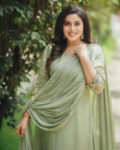 shamna-kasim-in-green-churidar-008