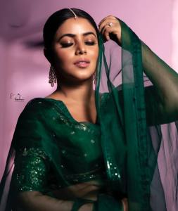 shamna-kasim-in-green-lehenga-002