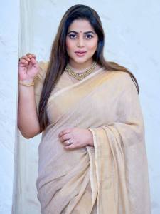 shamna-kasim-in-kerala-saree-with-simple-makeup-look-photos-008