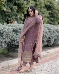 shamna-kasim-in-party-wear-churidar-photos-003