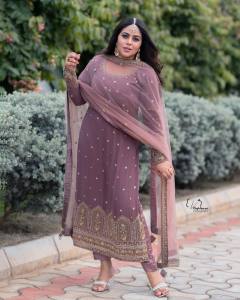shamna-kasim-in-party-wear-churidar-photos-008