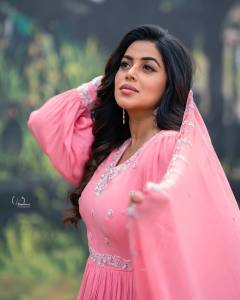 shamna-kasim-in-peach-anarkali-churidar-photos-001