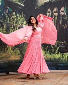 shamna-kasim-in-peach-anarkali-churidar-photos-002