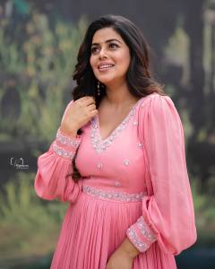 shamna-kasim-in-peach-anarkali-churidar-photos-008