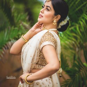shamna kasim latest images 0921-008