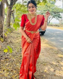 shamna-kasim-latest-photos-in-kanchipuram-saree-005