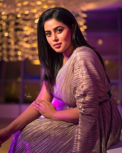 shamna-kasim-latest-photos-in-red-saree-201-003