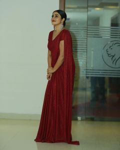 shamna-kasim-latest-photos-in-red-saree-201-012