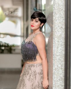 shamna-kasim-latest-photoshoot-065331-00187