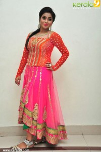 shamna-kasim-latest-pics-10055