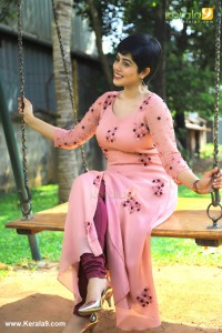 shamna-kasim-latest-stills-039-00996