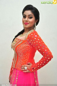 shamna-kasim-latest-stills-400-00113