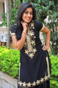 shamna-kasim-latest-stills-4449