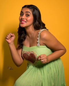 shamna-kasim-new-look-photos-023-001