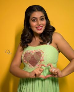 shamna-kasim-new-look-photos-023-003