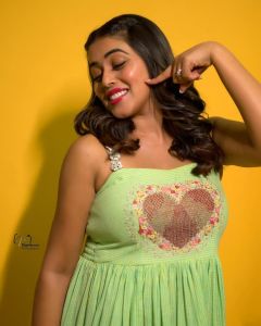 shamna-kasim-new-look-photos-023-006
