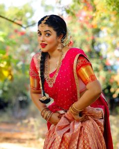 shamna-kasim-new-look-photos-091-002