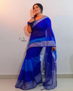 shamna-kasim-new-photos-in-blue-saree-2022-001