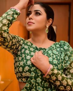 shamna-kasim-poorna-new-photos-hd-2022-003