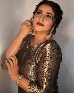 shamna-kasim-poorna-new-photos-hd-2022-006
