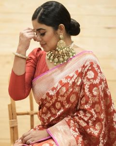 shamna-kasim-red-saree-photos-latest-003