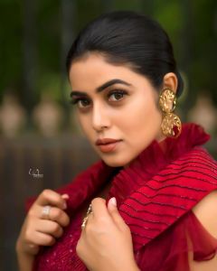 shamna-kasim-viral-photos-in-red-saree