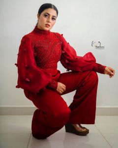 shamna-kasim-wearing-red-jumpsuit-photos-