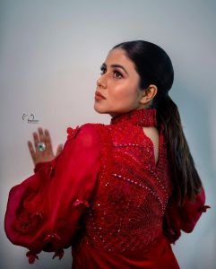 shamna-kasim-wearing-red-jumpsuit-photos-005