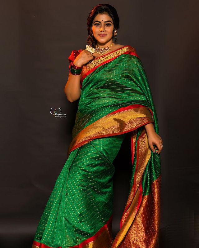 shamna-kasim-latest-photos-in-green-saree-002