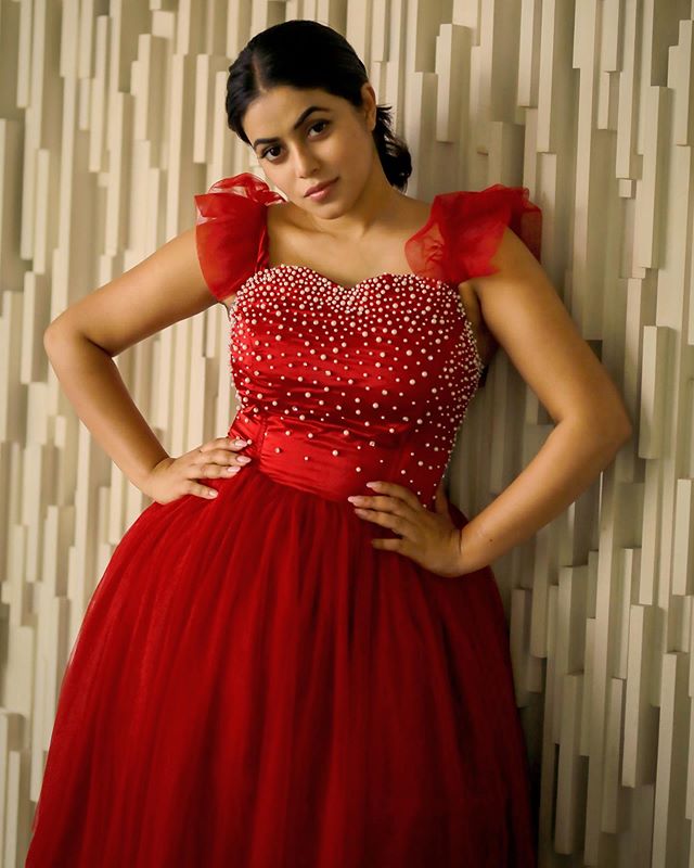 shamna kasim new look in red dress photos 021-010