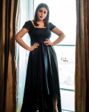 shamna-kasim-new-photos-in-black-gown-with-simple-makeup-005
