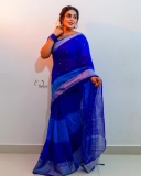 shamna-kasim-new-photos-in-blue-saree-2022-005