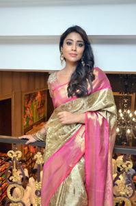 shriya-saran-images-1500