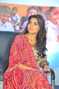 shriya-saran-images-963-00160
