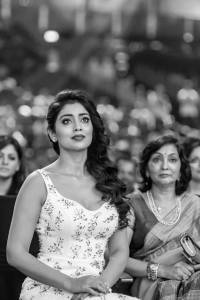 shriya-saran-images-download-00153