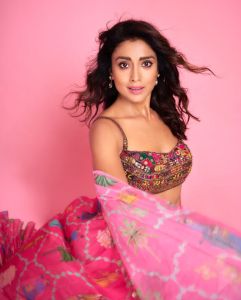 shriya-saran-in-baby-pink-colour-dress-photos-003
