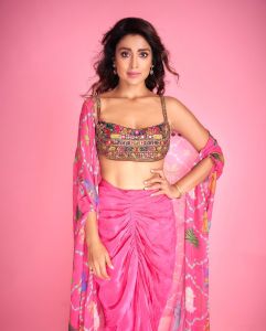 shriya-saran-in-baby-pink-colour-dress-photos-006