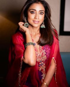 shriya-saran-in-blue-and-pink-dress-photos-003