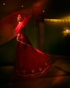 shriya-saran-in-red-lehenga-look-photos-001