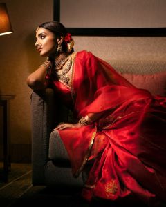 shriya-saran-in-red-lehenga-look-photos-003
