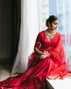 shriya-saran-in-red-lehenga-look-photos-006