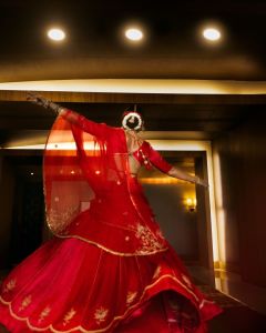 shriya-saran-in-red-lehenga-look-photos-011