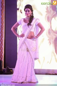 shriya-saran-in-saree-photos-00291